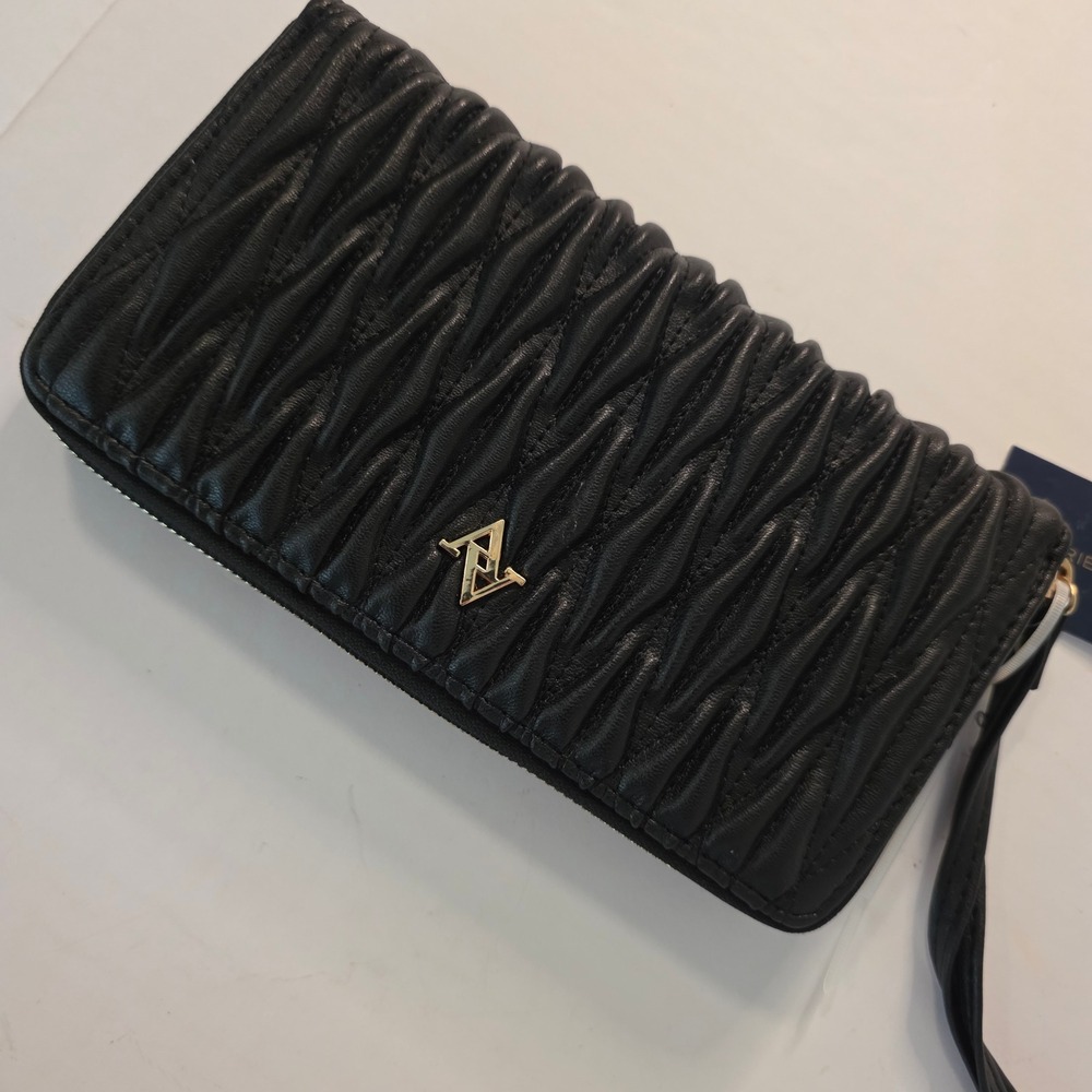 Adrienne Vittadini Pleated Long Wallet Wristlet Single Zip Black Charlotte NEW